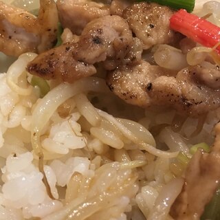 焼肉ナムル丼